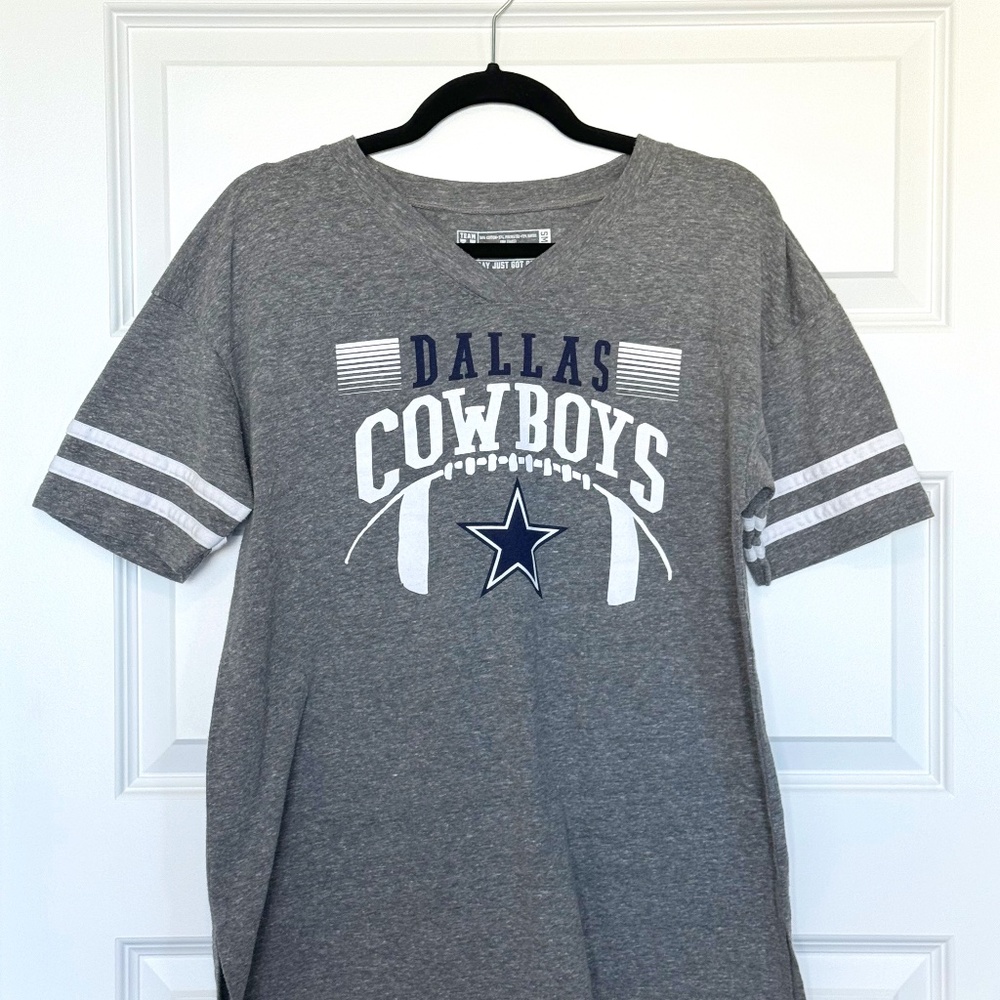 Dallas Cowboys Women’s V-Neck T-Shirt